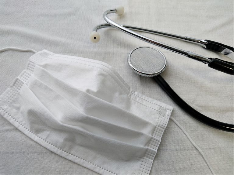 多様化する歯科矯正ワイヤー矯正と他の治療法を比較し自分に最適な選択を